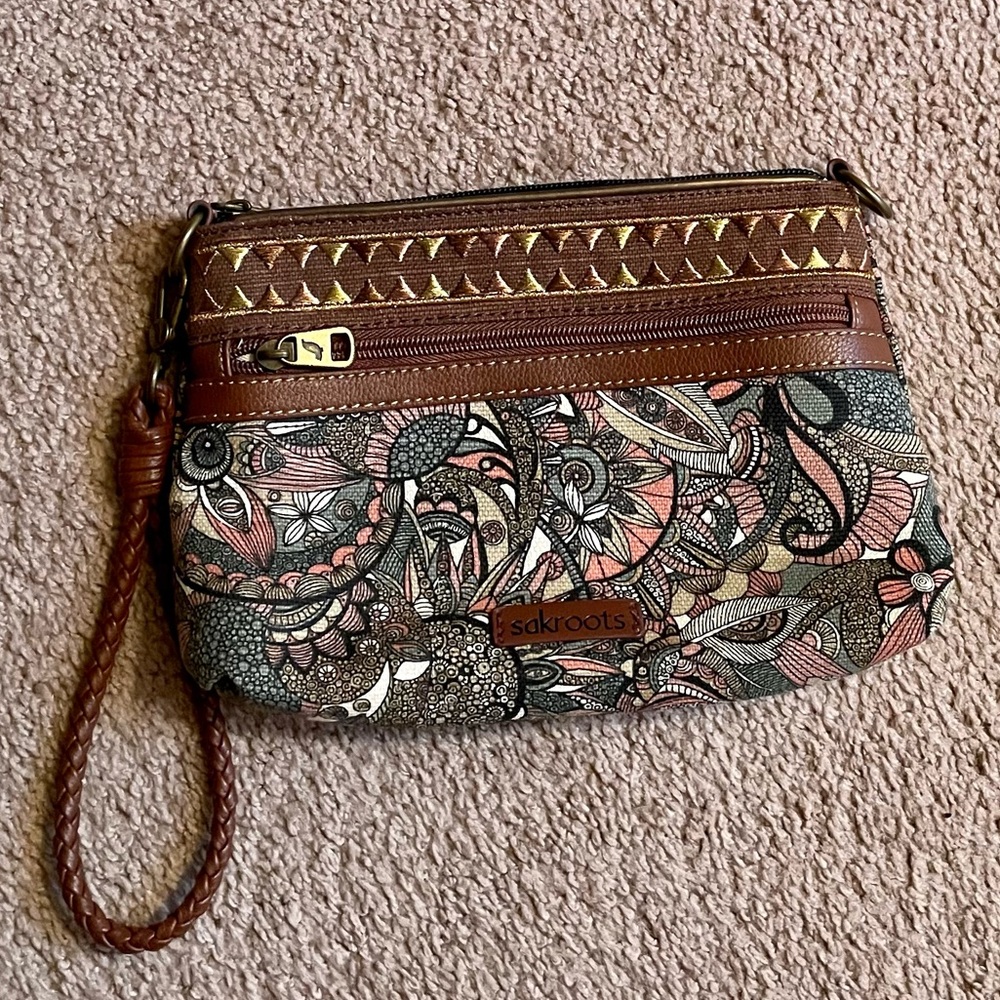 Sakroots Wristlet in Excellent Condition
